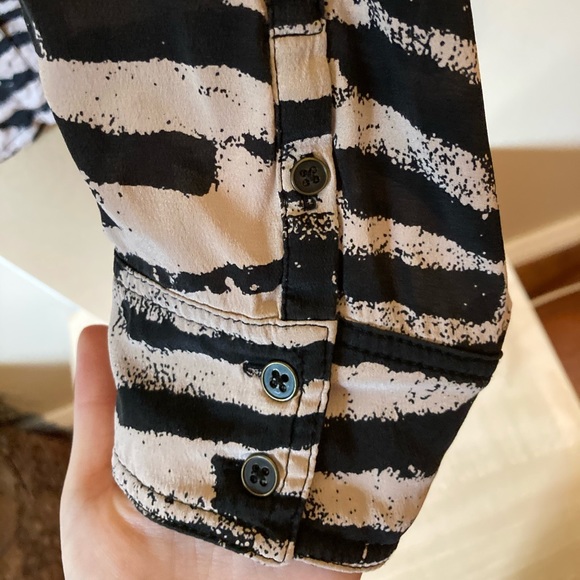 BEBE Button down - Picture 3 of 5